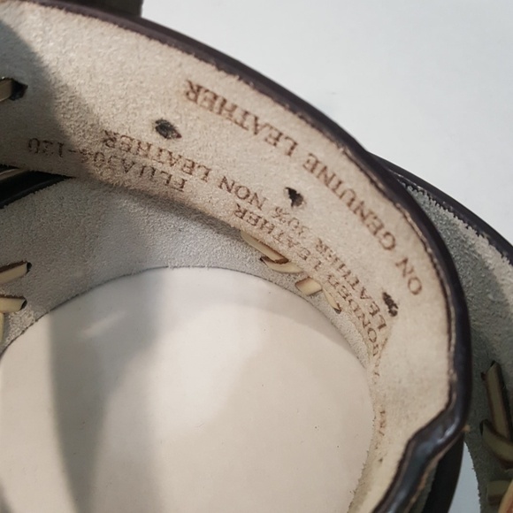 White Stitched Floral Leather Belt Silver-toned Buckle - Picture 4 of 5